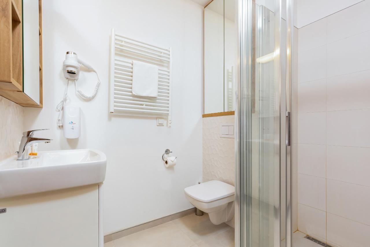 Wolska With Parking By Renters * Warszawa